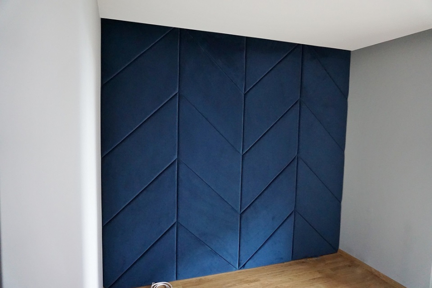 Ścianka wykonana z paneli w romb tkanina Magic Velvet